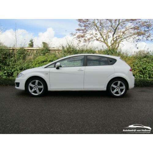Seat Leon 1.2 TSI Businessline High Navi / Xenon / Leer