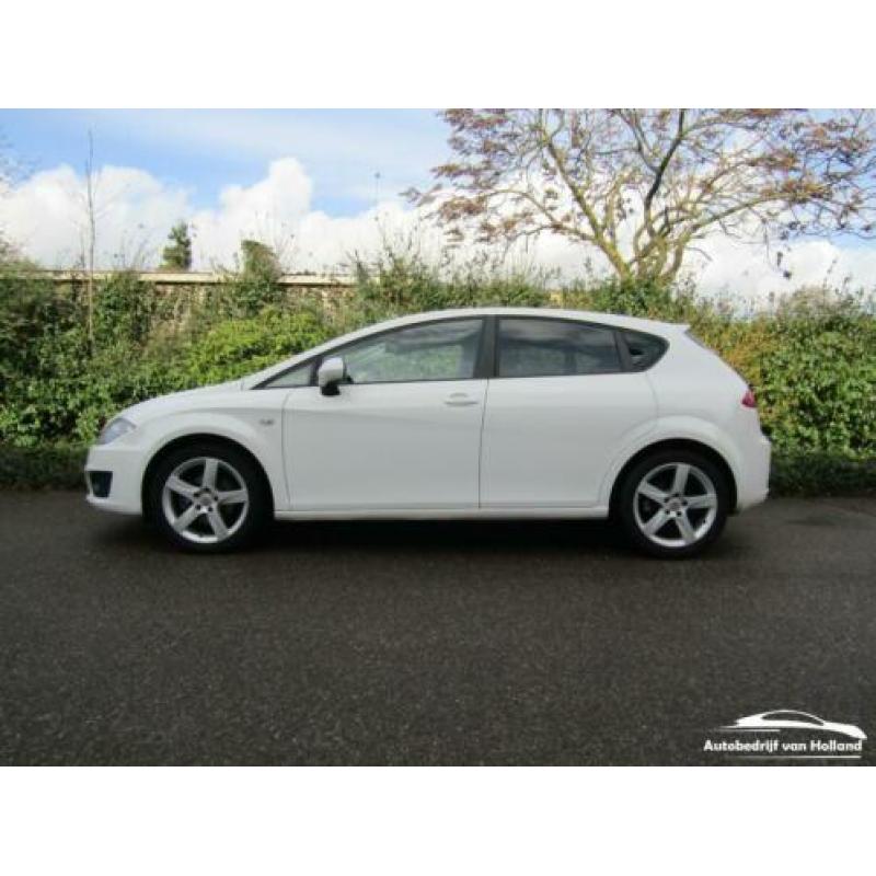 Seat Leon 1.2 TSI Businessline High Navi / Xenon / Leer