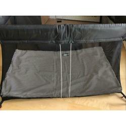 Baby Björn bed / reisbed / campingbed lichtgewicht