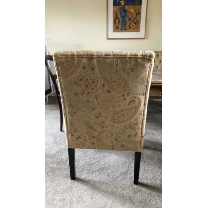 6 top stoelen bekleed met stof van het merk Etro