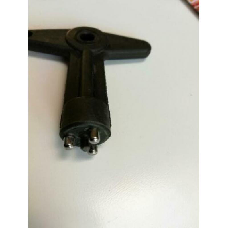 Sleuteltje voor velgen van een Opel corsa