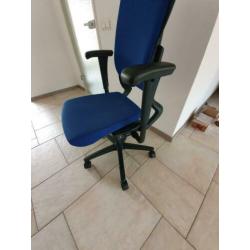 Luxe Ahrend burostoel met vele instelmogelijkheden.