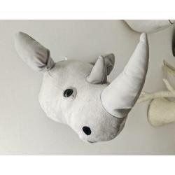 Nieuw! Pluche dierenkop Neushoorn. Wanddecoratie.Kinderkamer