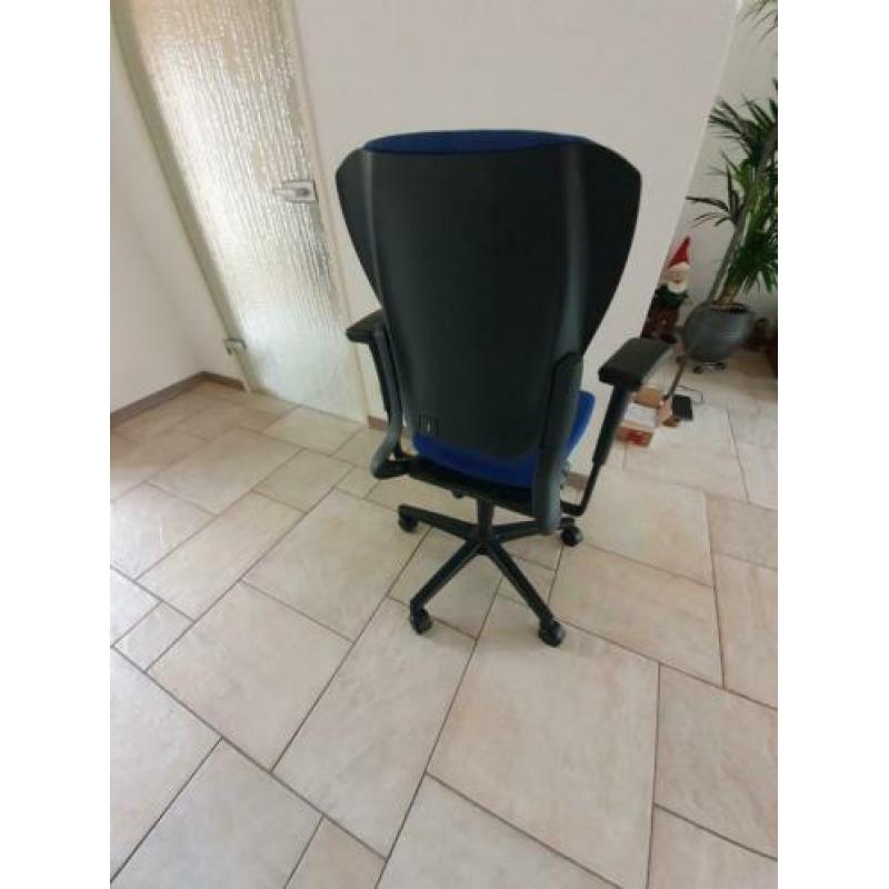 Luxe Ahrend burostoel met vele instelmogelijkheden.