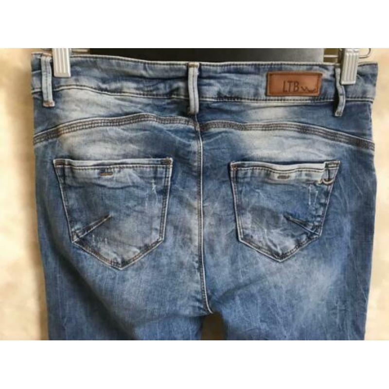 Ltb jeans Freyda slim fit (Maat 28/32)