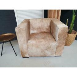 Prachtige luxe fauteuil koeienleer. 90x90x70 cm