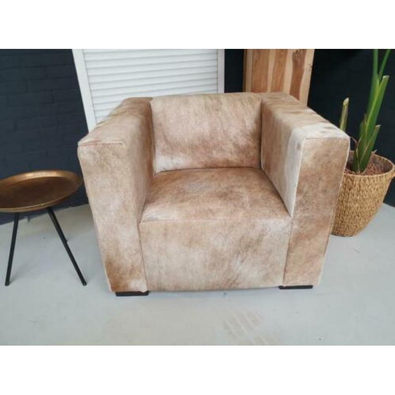 Prachtige luxe fauteuil koeienleer. 90x90x70 cm