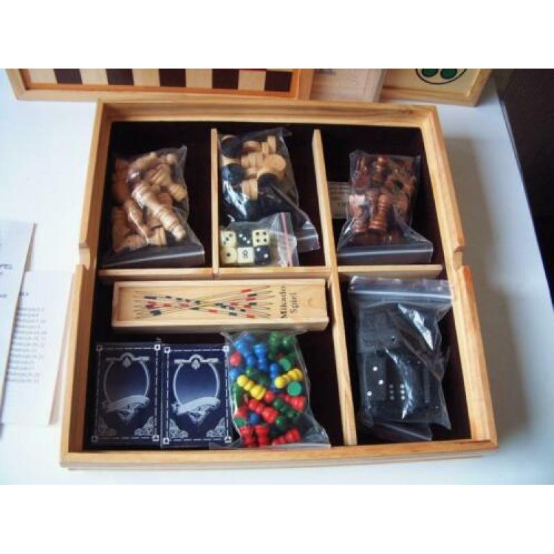Houten casette met 10 spellen van hout
