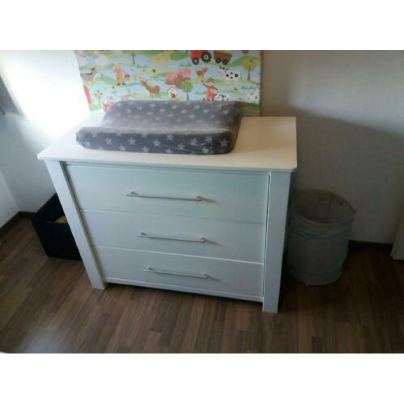 Complete kinderkamer wit