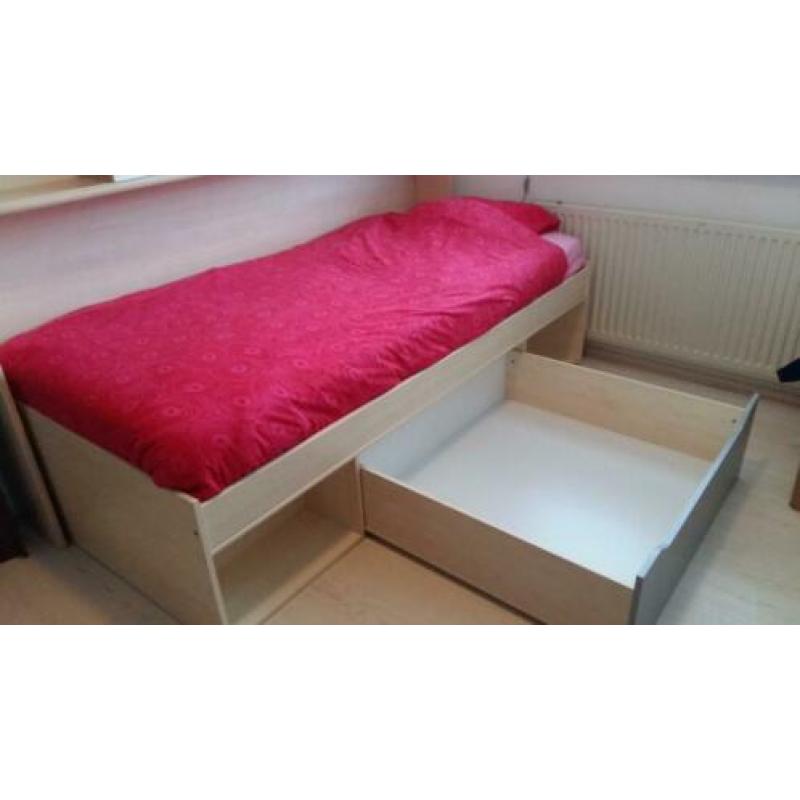 bed 1 persoons