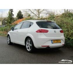 Seat Leon 1.2 TSI Businessline High Navi / Xenon / Leer