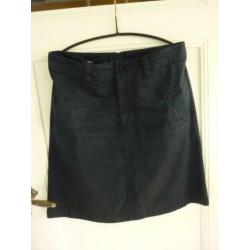 Filippa K: Diep donkerblauwe rok . Maat XL
