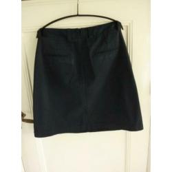 Filippa K: Diep donkerblauwe rok . Maat XL