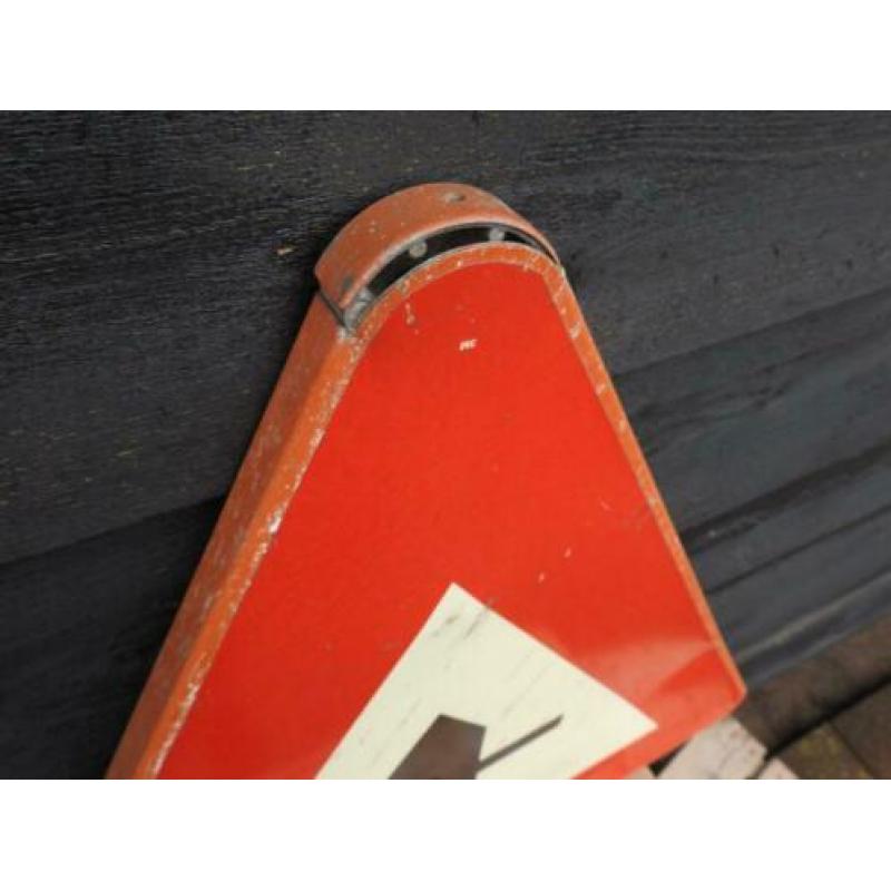 Groot verkeersbord 'vliegende bom' - industrieel