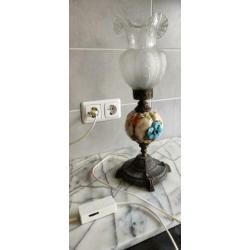 Vintage Tafellamp metalen voet met keramische body met bloem