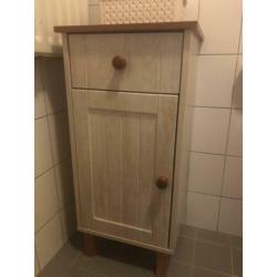 2 badkamer meubels ( beige)
