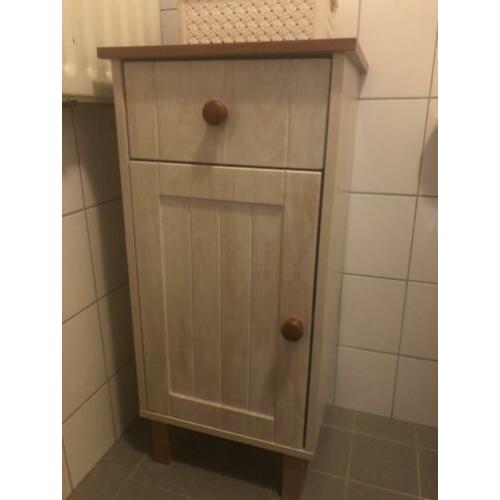 2 badkamer meubels ( beige)