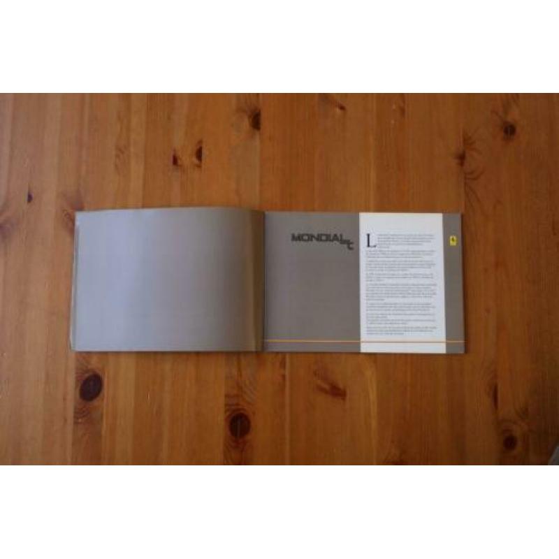 Brochure Ferrari Mondial T
