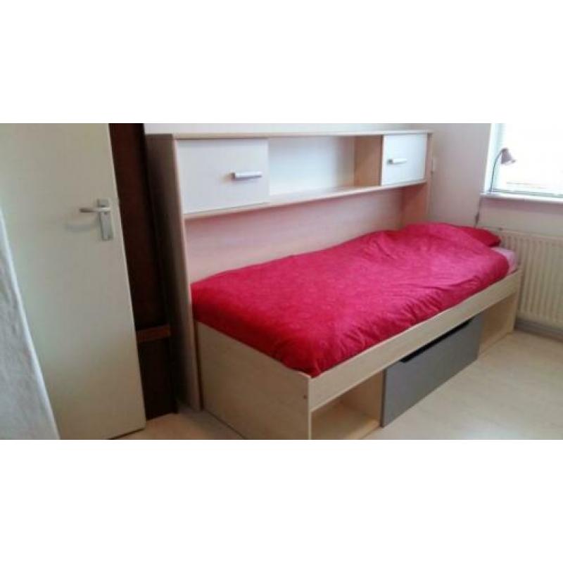 bed 1 persoons