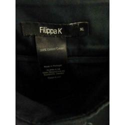 Filippa K: Diep donkerblauwe rok . Maat XL