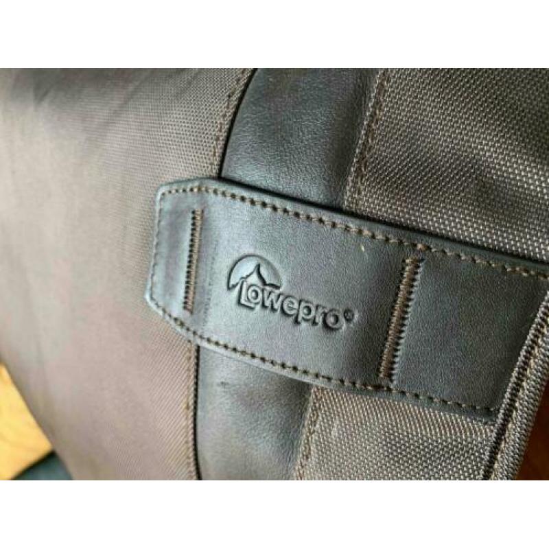 Lowepro Classified 200 AW schoudertas