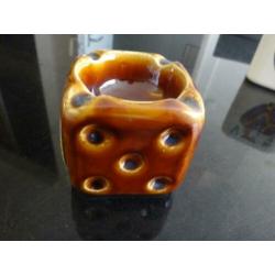 asbak, Brugerolle cognac, bruin, dobbelsteen, 6,5 x 6,5 cm