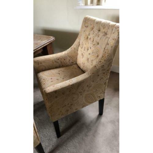 6 top stoelen bekleed met stof van het merk Etro