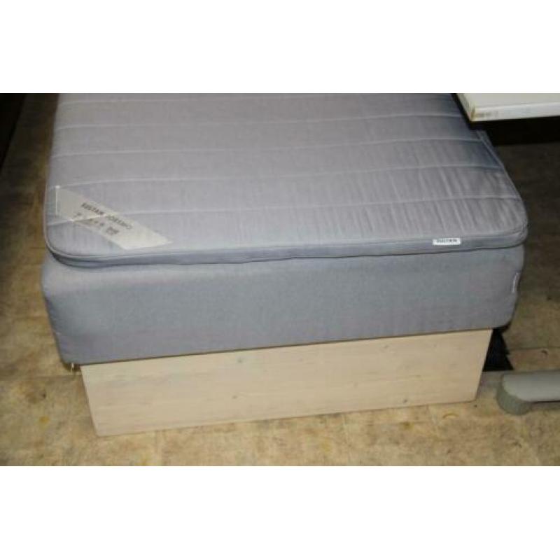 Grenen Ikea Sultan Torsmo grijs boxspring en matras. 200x90
