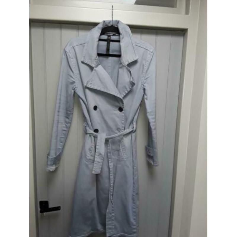 Trenchcoat 10DAYS. Twee stuks. Antraciet en petrolblauw.