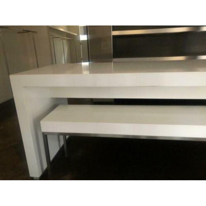 Presenteertafel voor winkel