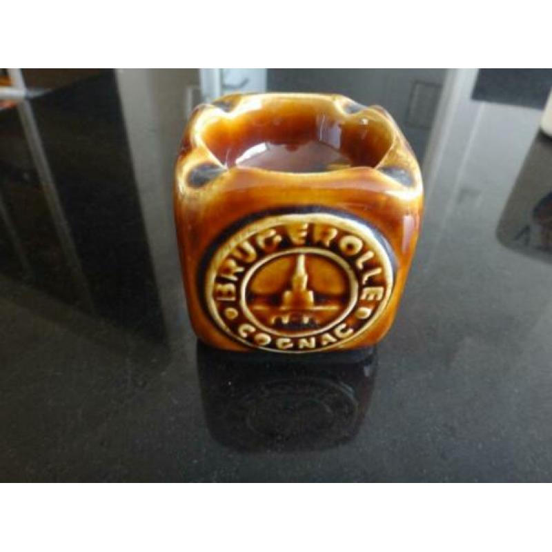 asbak, Brugerolle cognac, bruin, dobbelsteen, 6,5 x 6,5 cm