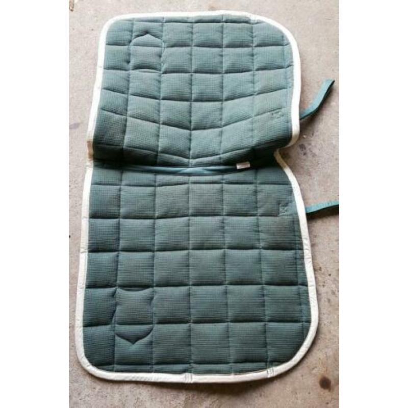 Eskadron seapine green big squere full dressuur dekje.