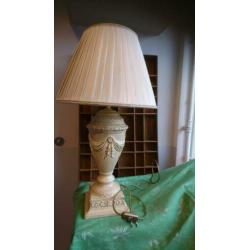 Tafellamp, mooi bewerkte voet, totaal 69 cm hoog