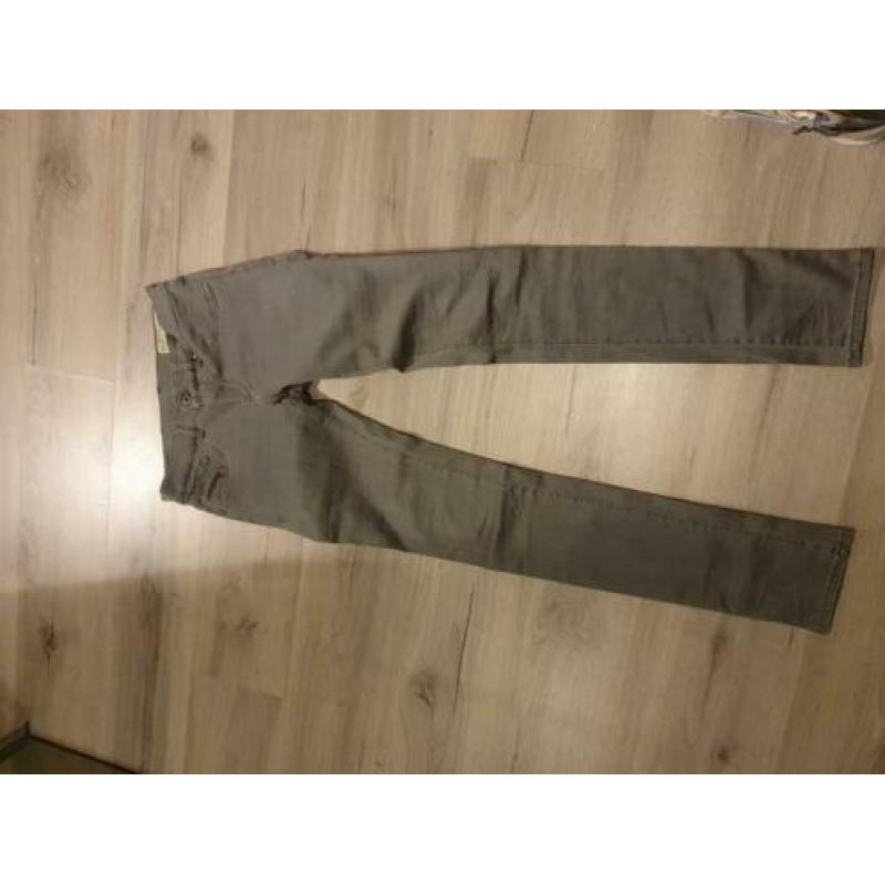 Diesel livier maat 28 lengte 32