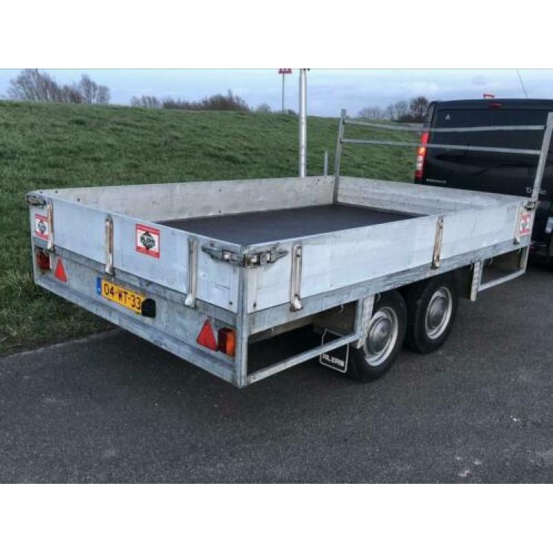 Lekkere brede plateau 2500 kg uitvoering ?