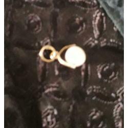 Akoya parel 6 / 7 mm 18 karaat goud hangertje
