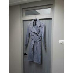 Trenchcoat 10DAYS. Twee stuks. Antraciet en petrolblauw.