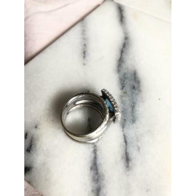 14kr wit gouden ring met topaas en diamanten 17mm/ringmt 53
