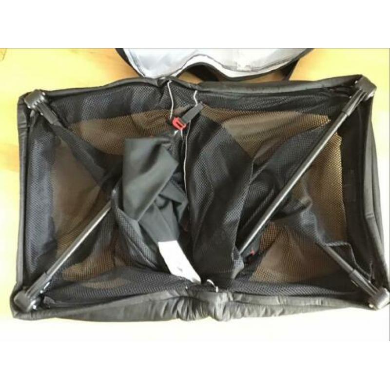 Baby Björn bed / reisbed / campingbed lichtgewicht