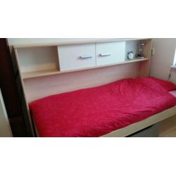 bed 1 persoons