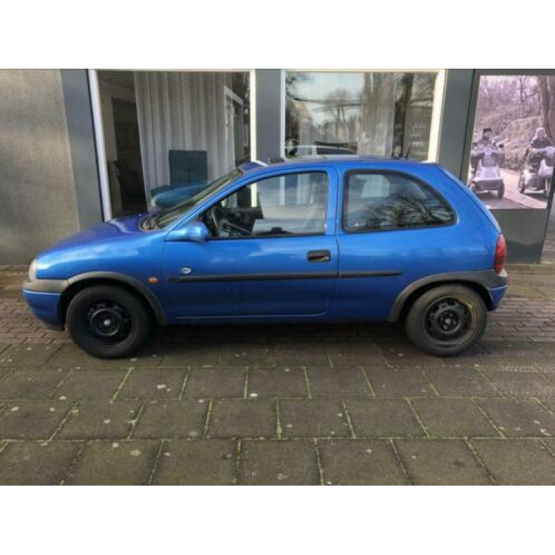 Opel Corsa 1.2 I 16V 3D 1999 Blauw