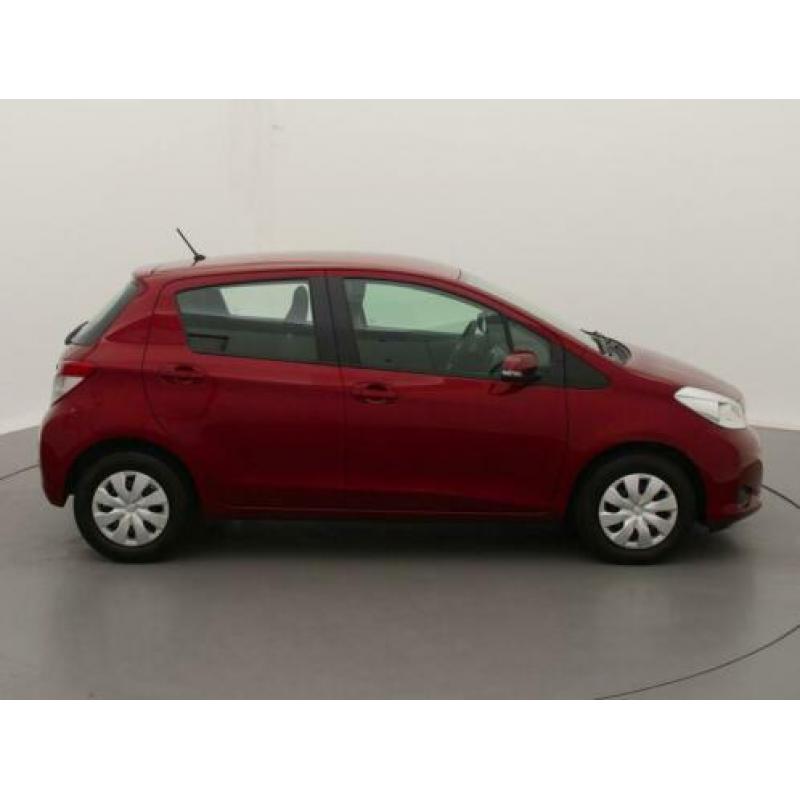 Toyota Yaris 1.3 VVT-i Now | 5 deurs (bj 2014)