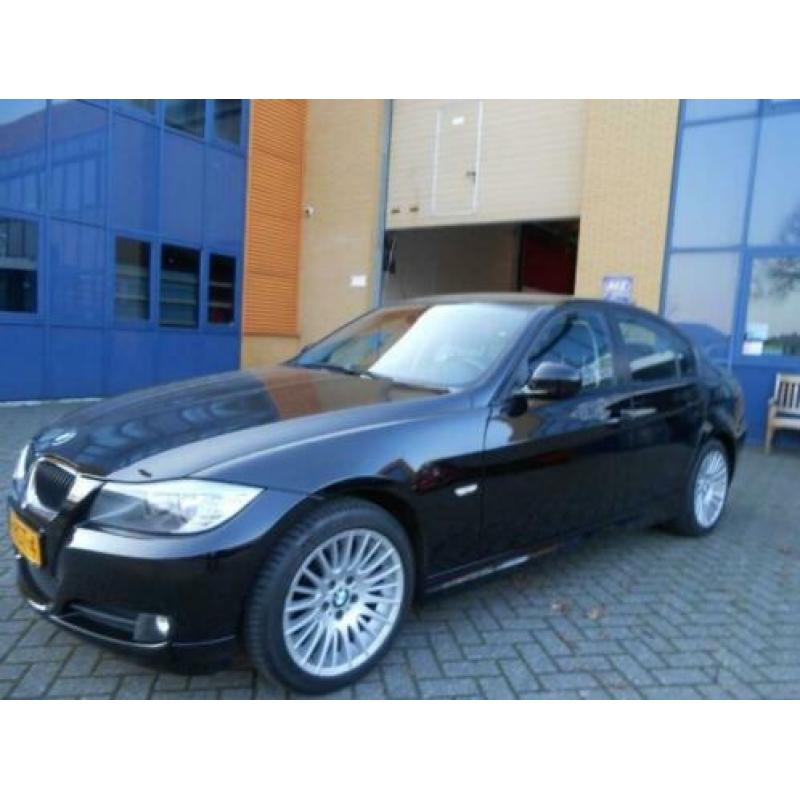 BMW 3-serie 318i Executive zwartmet.2009 facelift model 17in