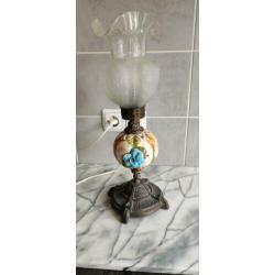 Vintage Tafellamp metalen voet met keramische body met bloem