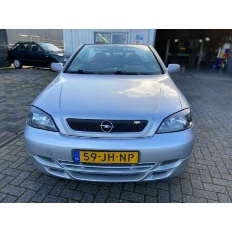 Opel Astra Cabriolet 2.2-16V