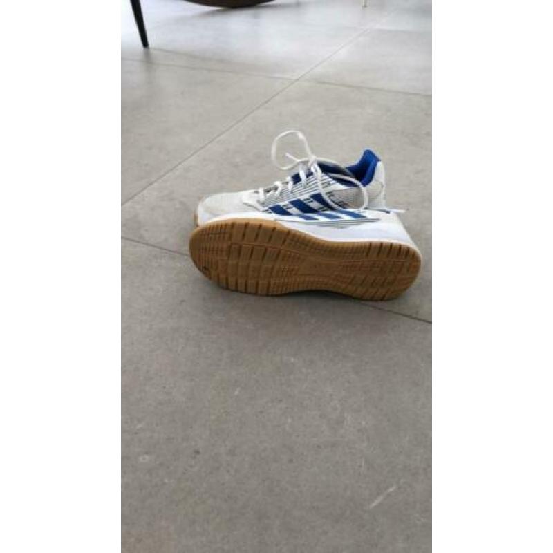 Adidas sportschoenen maat 36