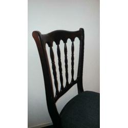 Klassieke eetkamerstoelen. 2 stuks