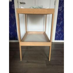 Commode Ikea met gratis aankleedkussen
