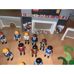 Playmobil voetbal poppetjes en doelen