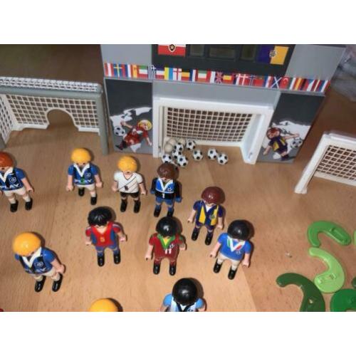 Playmobil voetbal poppetjes en doelen
